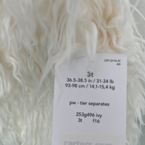 Carter’s Girl Size 3T Vest. Button and loop on top to close. - Picture 3 of 5